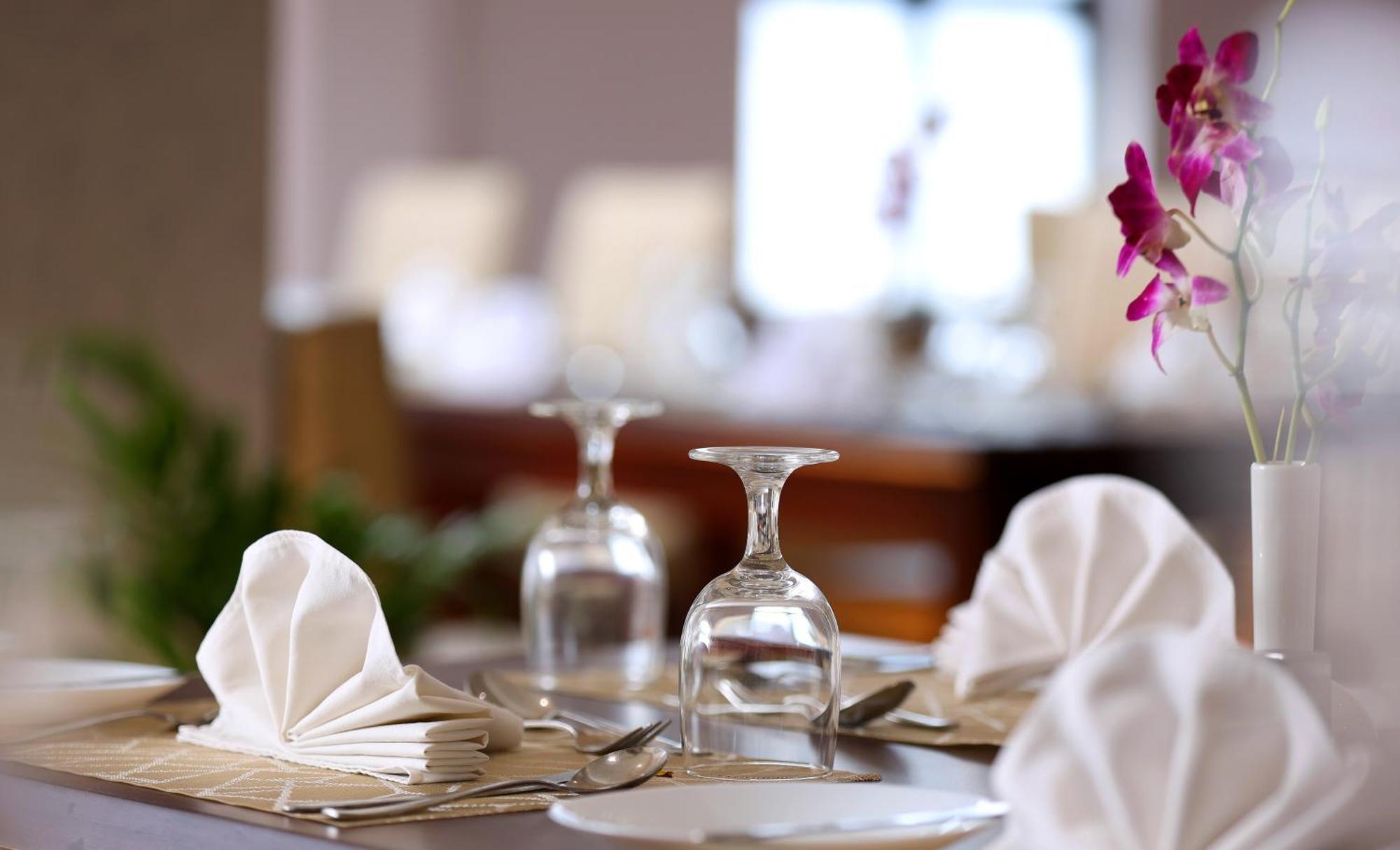 Flora Charishma Residency Aluva Hotell Kochi Exteriör bild