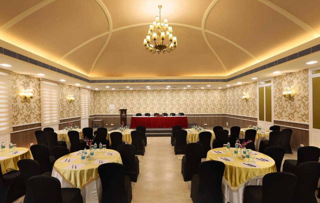 Flora Charishma Residency Aluva Hotell Kochi Exteriör bild